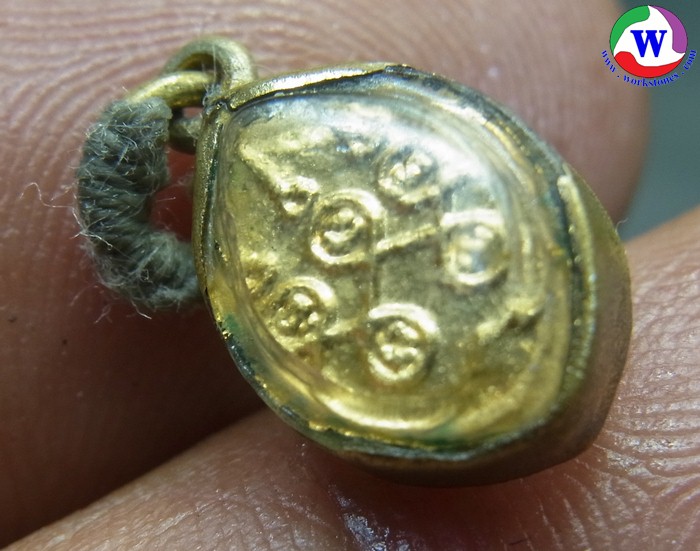 รูปภาพที่6 ของสินค้า : amulet พระเครื่อง 10.31 กรัม เหรียญพระแก้วมรกตจิ๋ว เนื้อโลหะลงยา วัดพระแก้ว กรอบไมครอนเก่า  น่าจะสร้างปี 2500